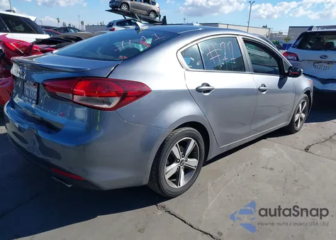2018 Kia Forte S из США, поврежденный, VIN 3KPFL4A77JE249683